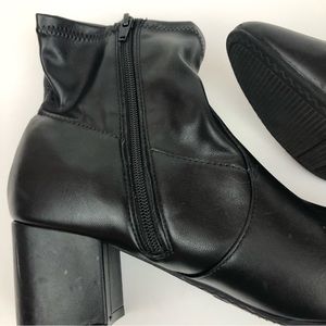 Time Tru Black Ankle Boots Size 11